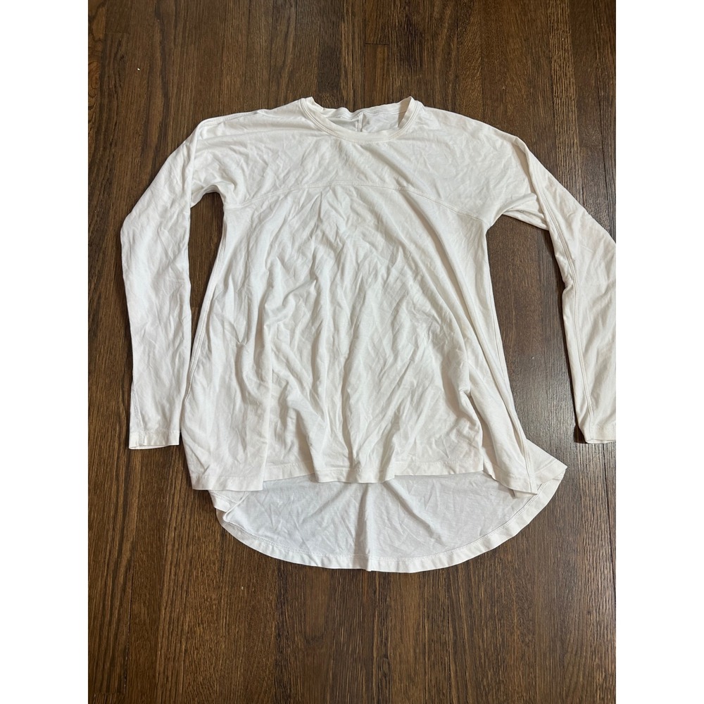 Lululemon White Long Sleeve High Low Hem Activewear Top Women Size 4